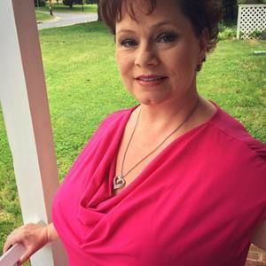 Meet your Posher, Lorrie